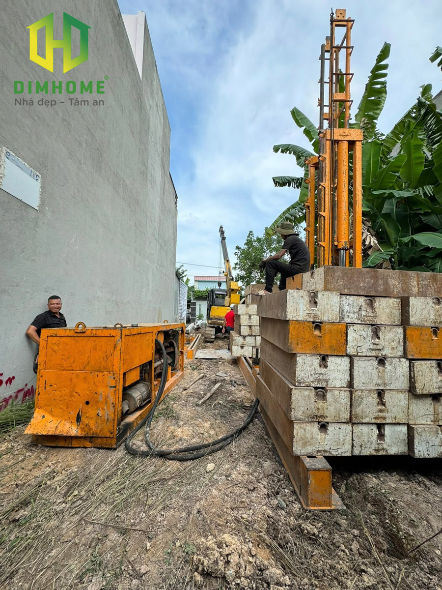 Động thổ khởi công xây dựng nhà phố 3 tầng nhà anh Vinh Quận 12